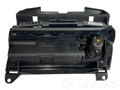 Пепельница (передняя)