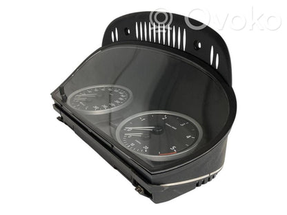 Speedometer (in the instrument panel)
