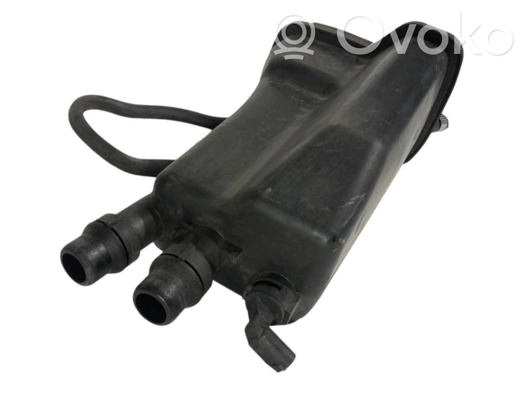 Dzesēšanas šķidruma izplešanās tvertne