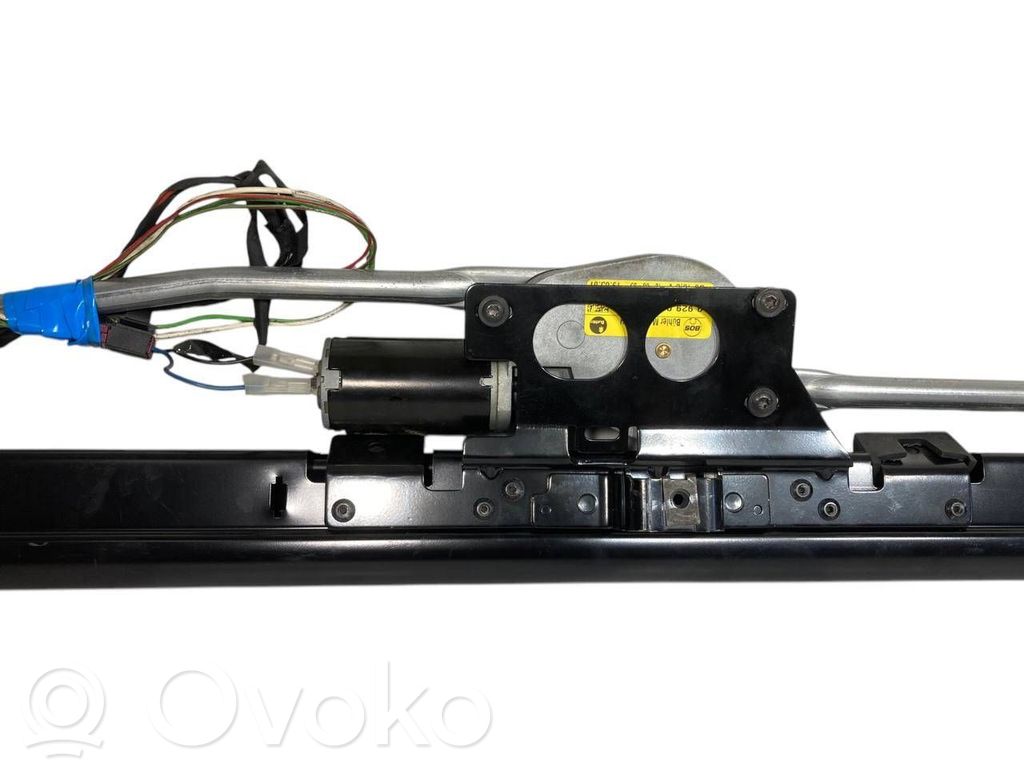 Elektrisks aizmugurējā loga aizkars