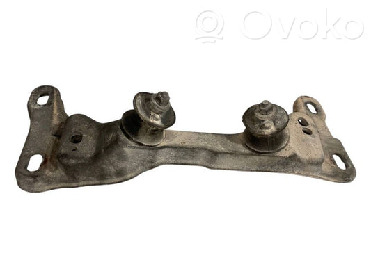 Pārnesumkārbas stiprinājuma kronšteins