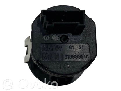 Passenger airbag switch