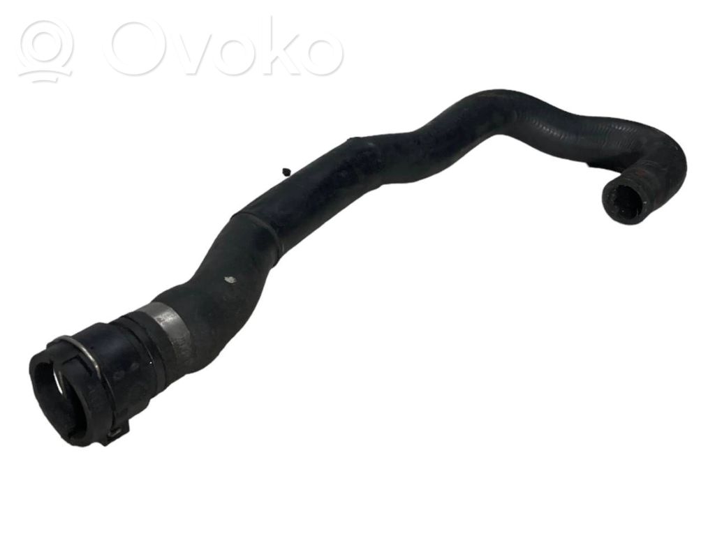 Caurulīte (-es) / šļūtene (-es)