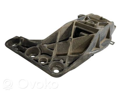 Transmission mounting bracket