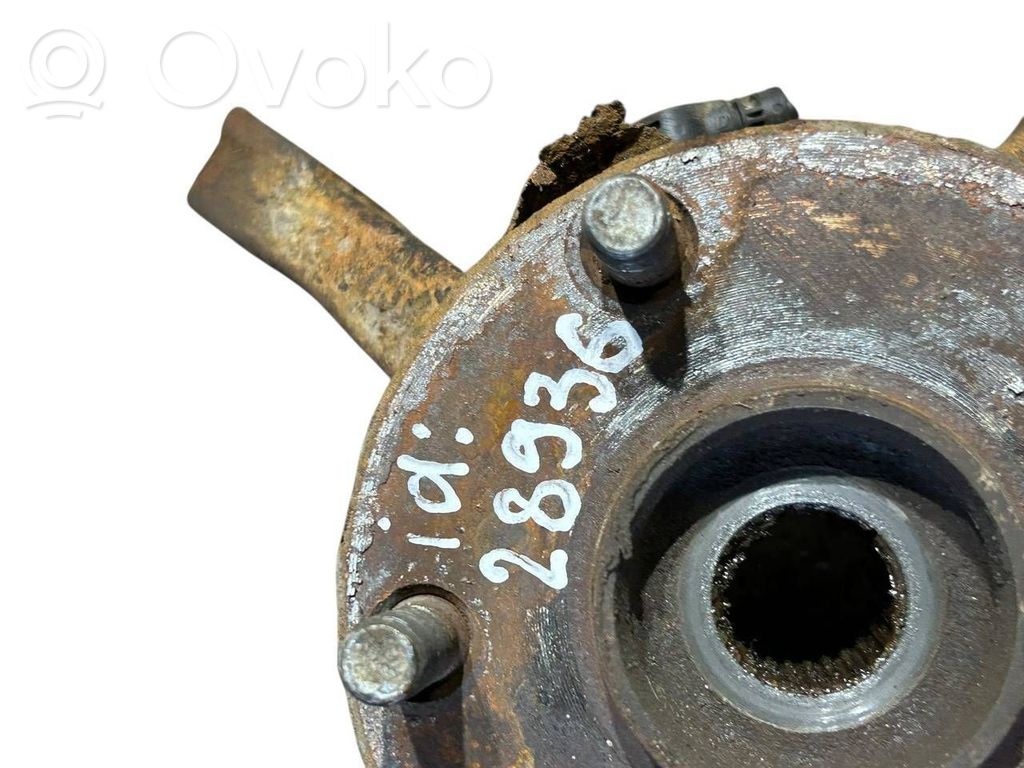 Priekšējā riteņa rumbas vārpstas šarnīrs (stupica, capfa)