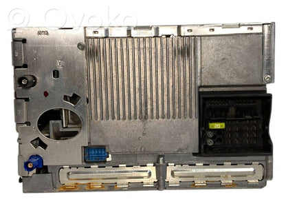 Radio / CD/DVD atskaņotājs / navigācija