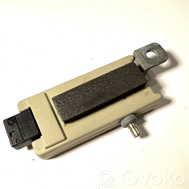 Antenna amplifier