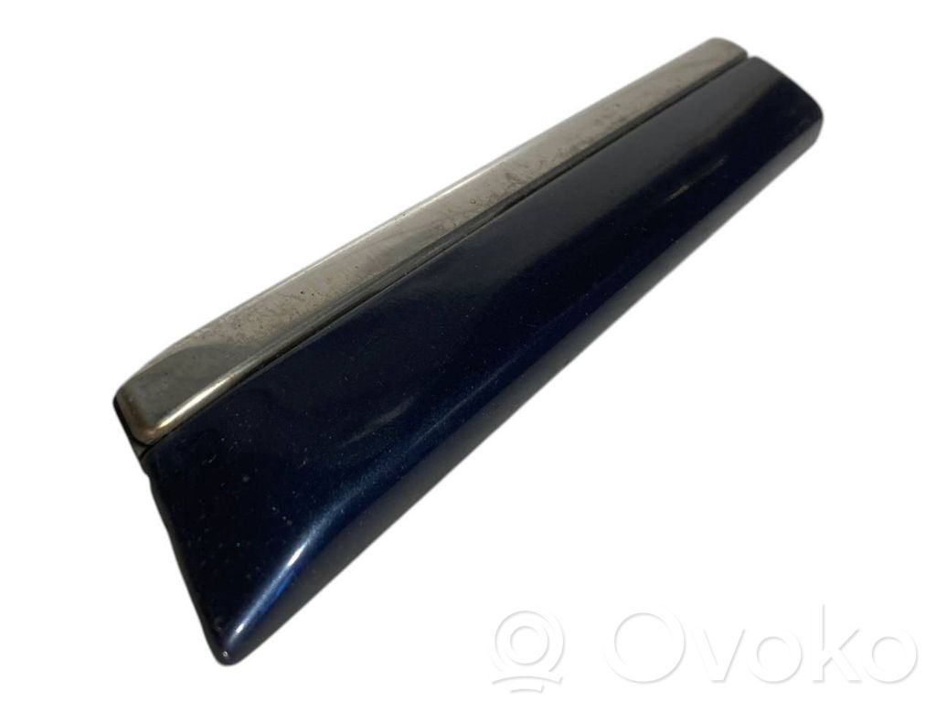 Spārna dekoratīvā apdare (moldings)