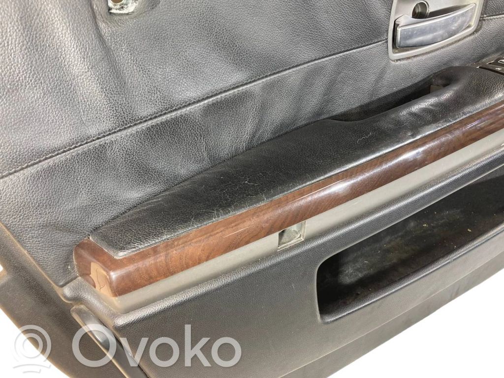 Priekšējo durvju apdare