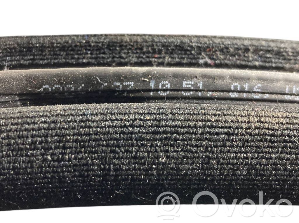 Priekšpusē apdares gumija (virsbūvē)