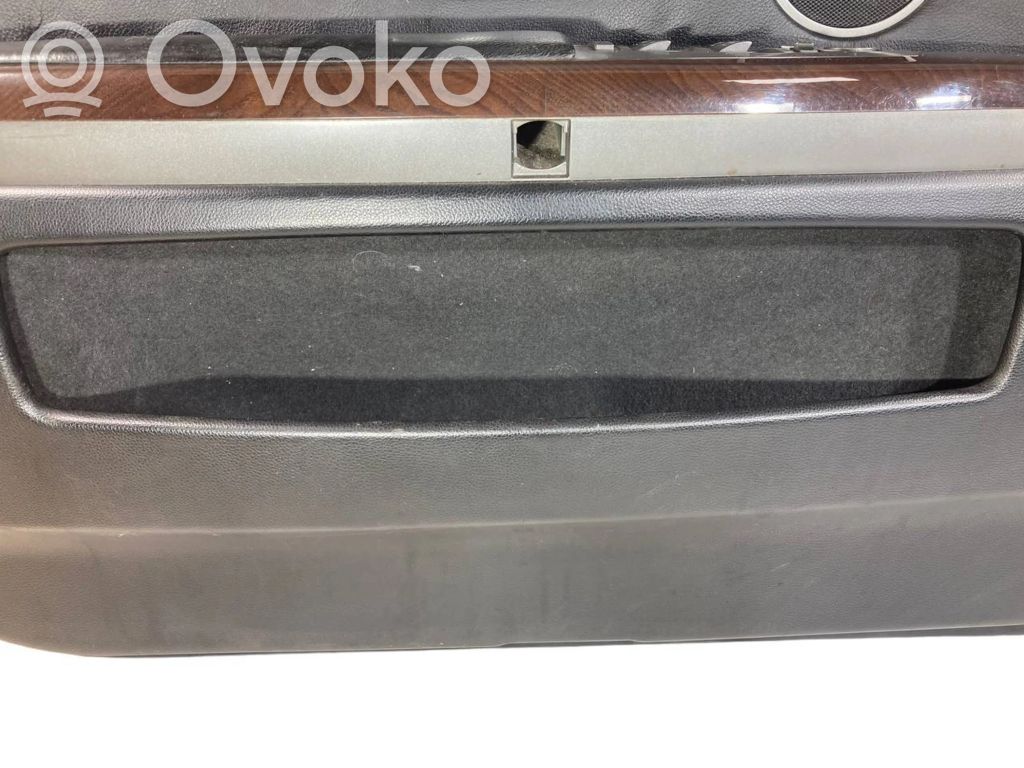 Priekšējo durvju apdare