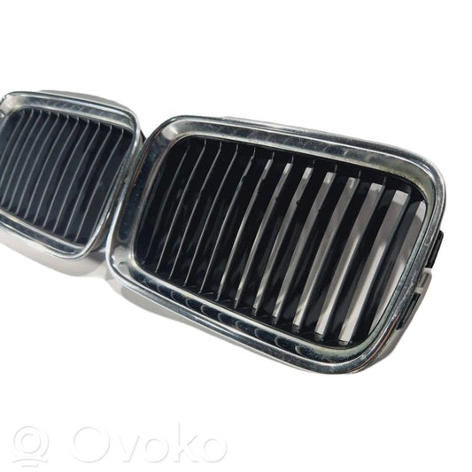 Apakšējais režģis (trīsdaļīgs)