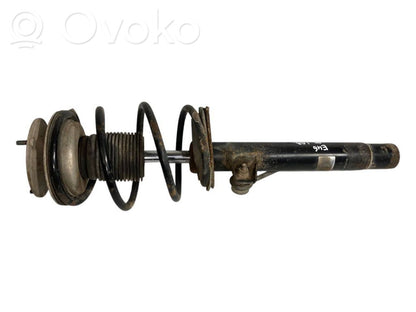 Priekšpusē amortizators ar atsperi