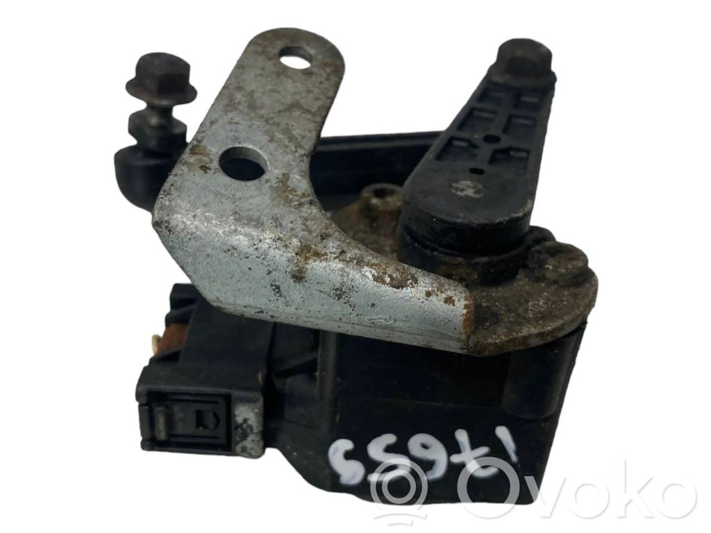 Augstuma sensors (priekšējo lukturu)