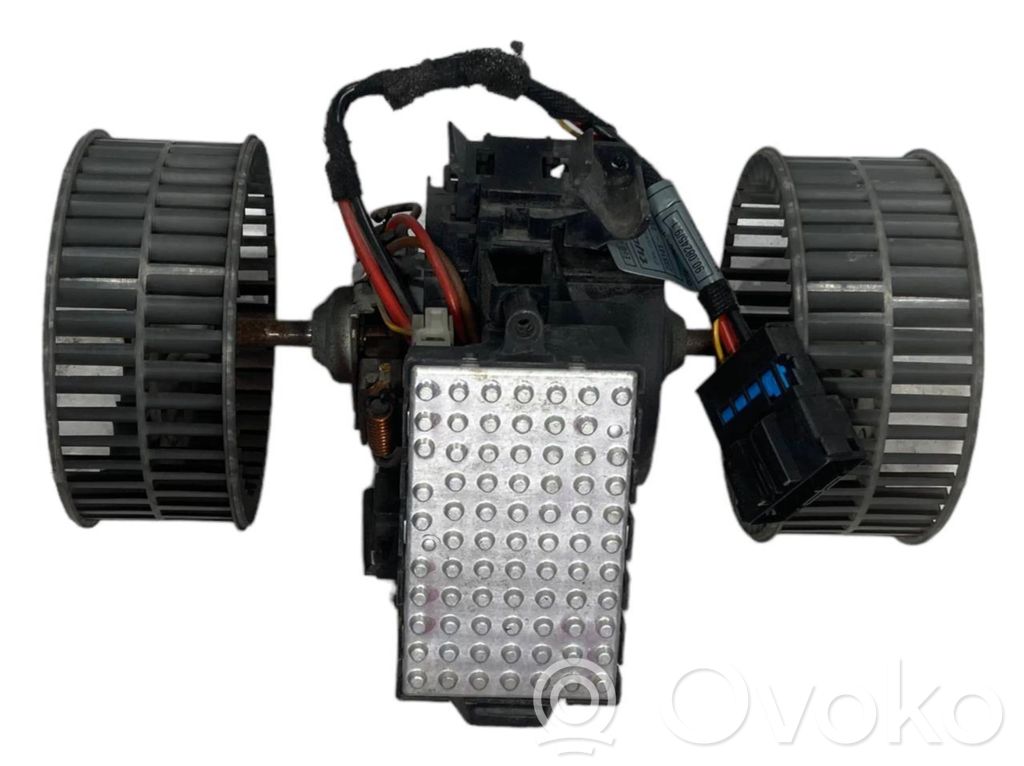 Маленький вентилятор радиатора