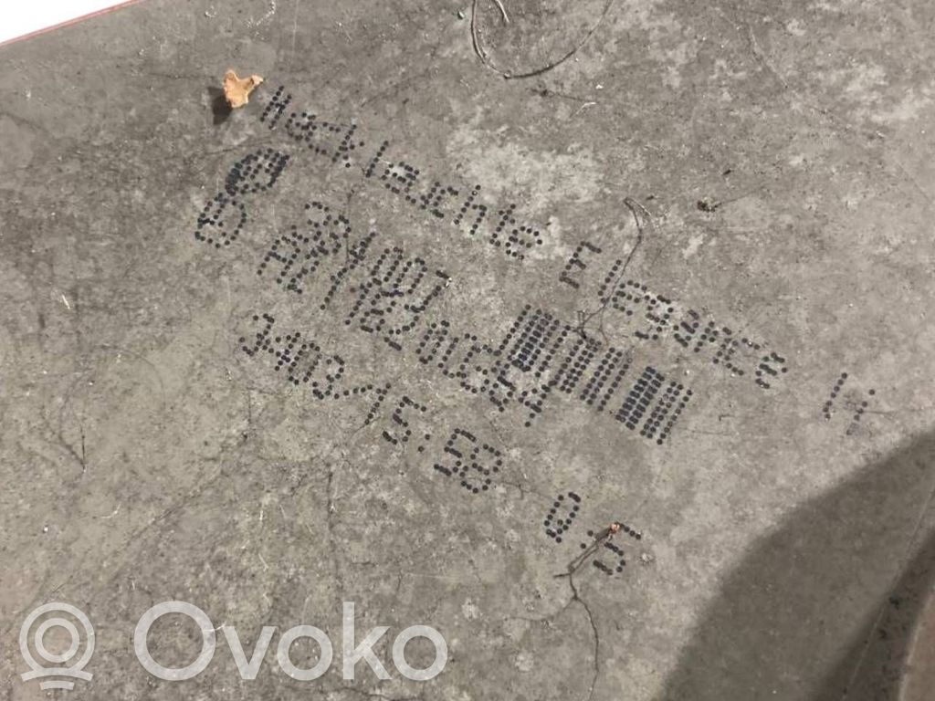 Aizmugurējais lukturis virsbūvē
