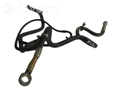 Caurule (-es) / šļūtene (-es)