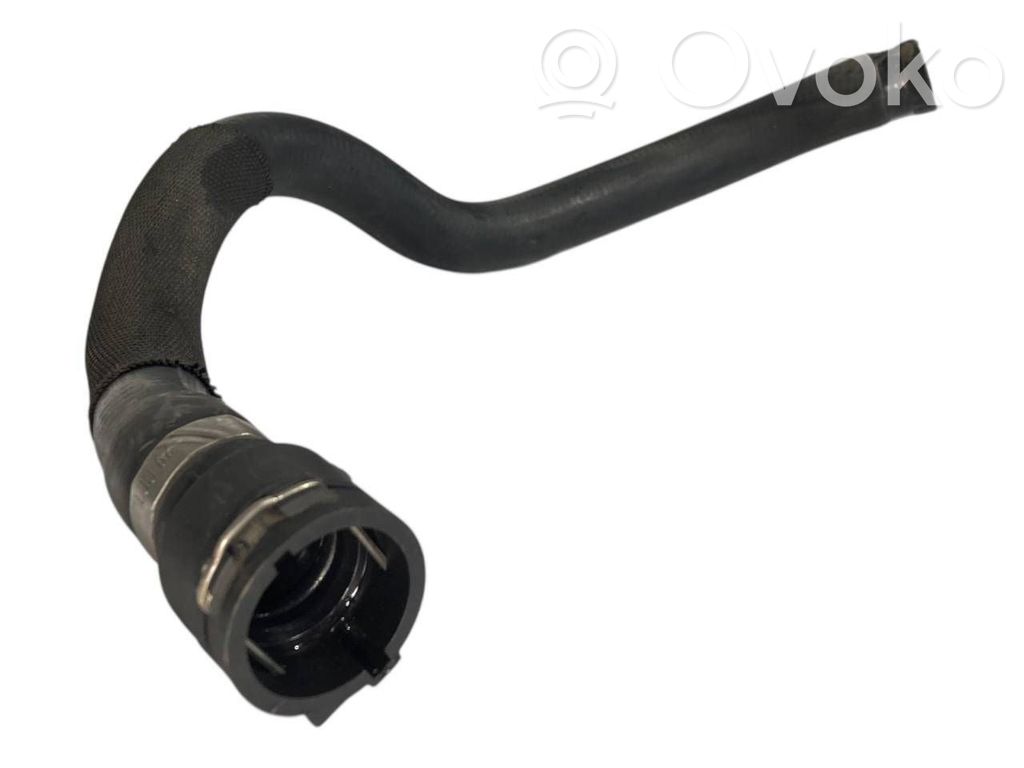 Caurulīte (-es) / šļūtene (-es)