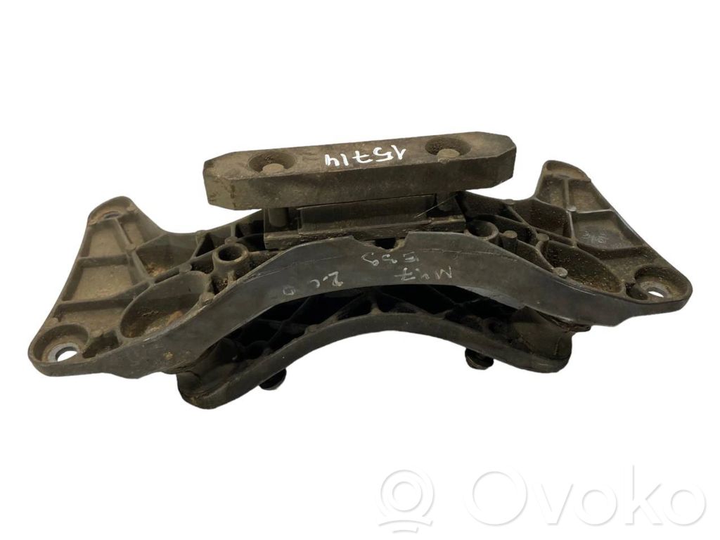 Transmission mounting bracket