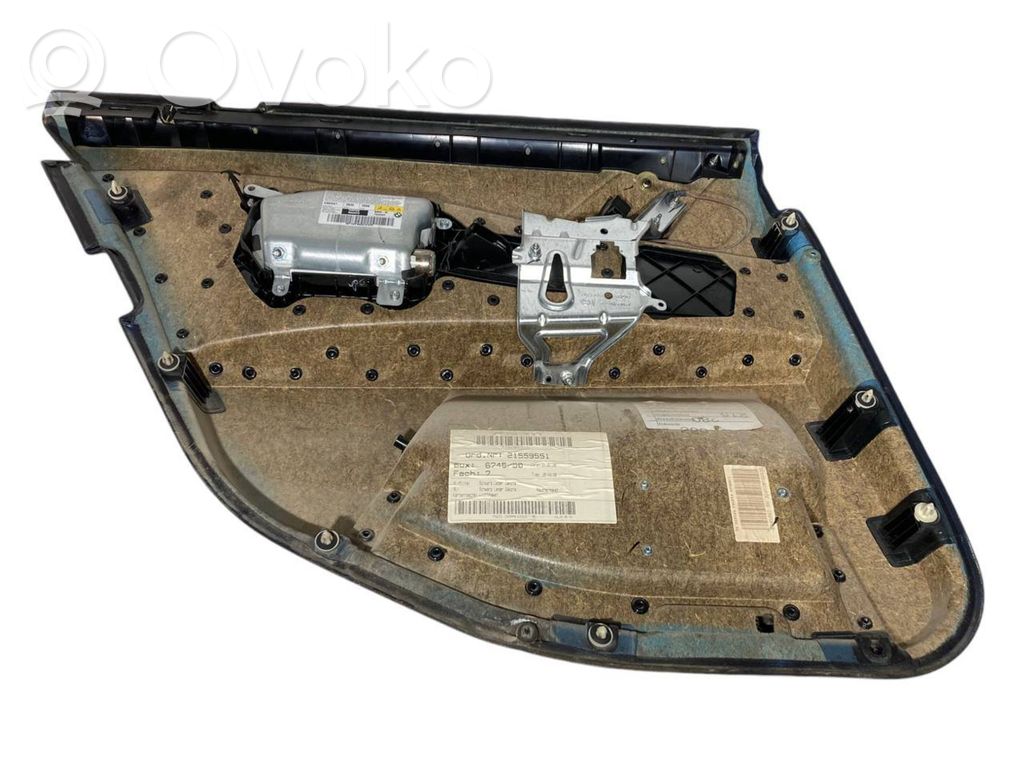 Apšuvums aizmugurējām durvīm