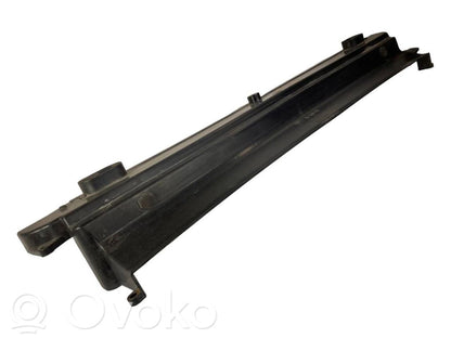 Radiatoru paneļa augšējā daļa (televizors)