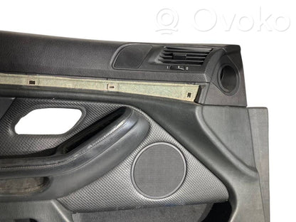 Priekšējo durvju apdare