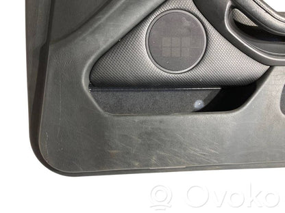 Priekšējo durvju apdare