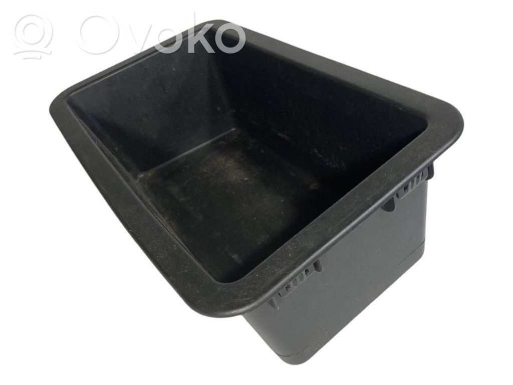 Trunk storage compartment