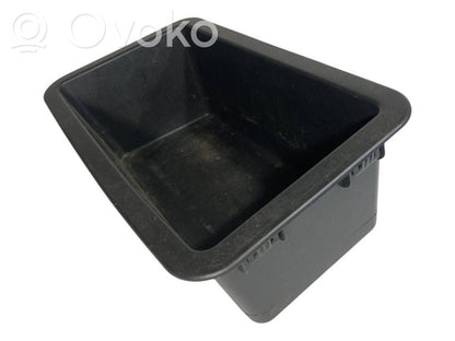 Trunk storage compartment