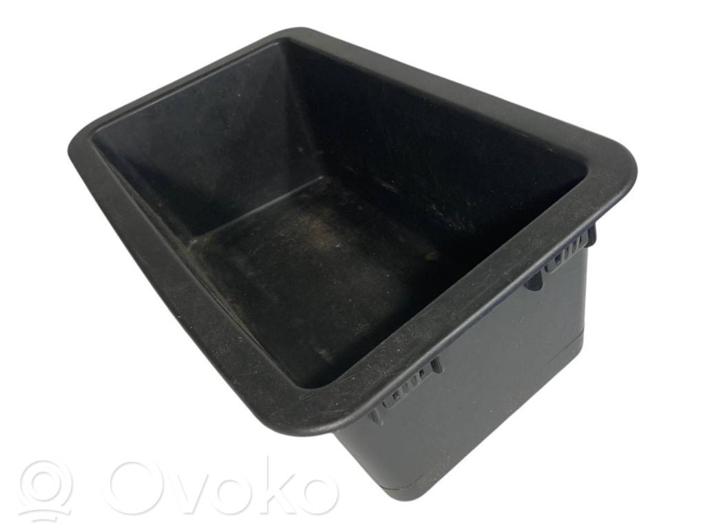 Mantu nodalījums stumbrs