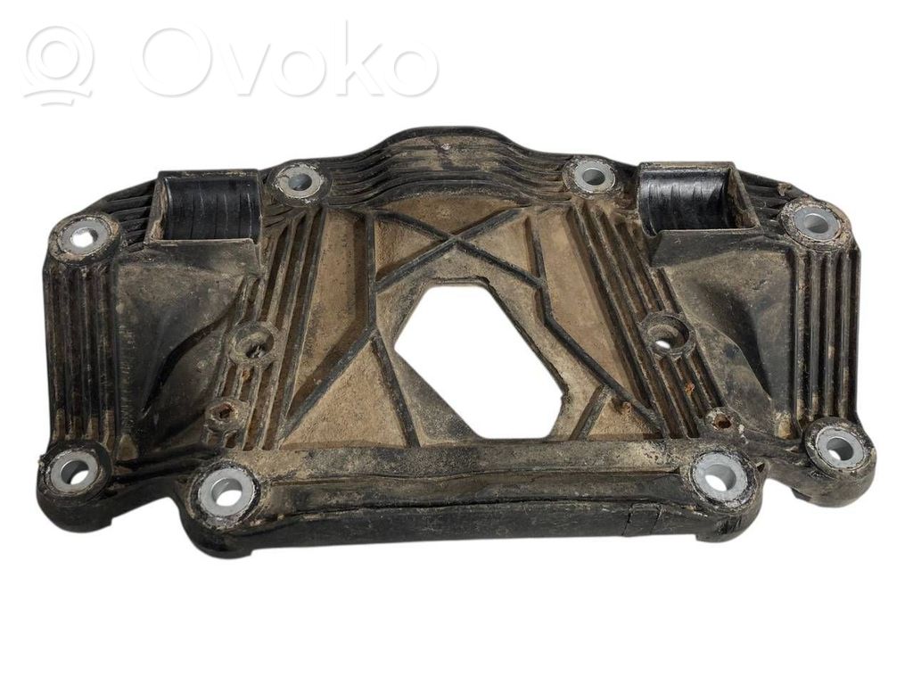 Aizmugurējā reduktora stiprinājums