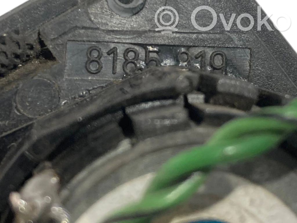 Skaļrunis (-i) pakaļējās durvīs