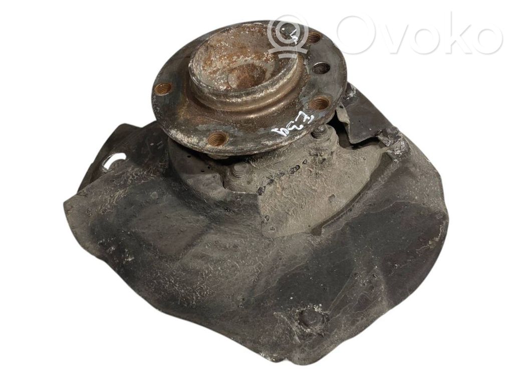 Priekšējā riteņa rumbas vārpstas šarnīrs (stupica, capfa)