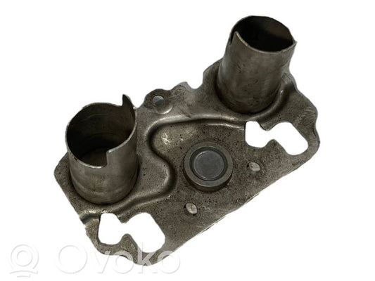 Cita veida dzinēja nodalījuma detaļa