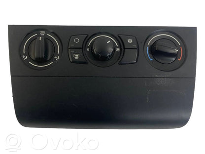 Air conditioning / climate control / interior heating control unit (in the passenger compartment)