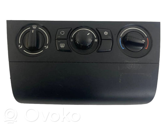 Gaisa kondicioniera / klimata kontroles / salona apsildes vadības bloks (salonā)
