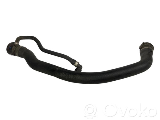 Caurulīte (-es) / šļūtene (-es)