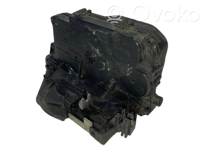 Aizmugurē slēdzene