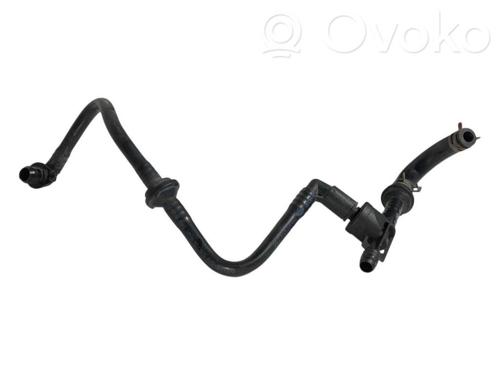 Caurulīte (-es) / šļūtene (-es)