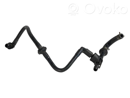 Caurulīte (-es) / šļūtene (-es)