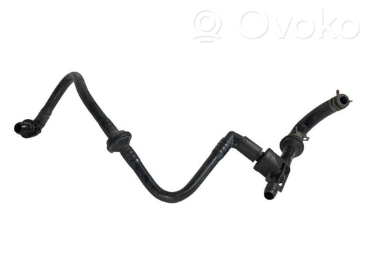 Caurulīte (-es) / šļūtene (-es)