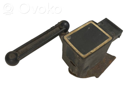 Aizmugurē balstiekārtas augstuma sensors