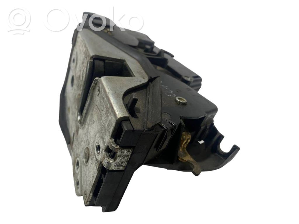 Aizmugurē slēdzene