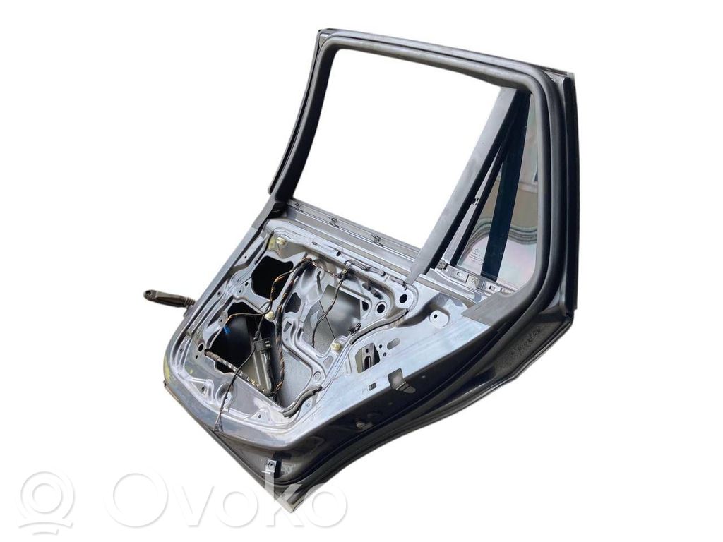 Aizmugurējās durvis