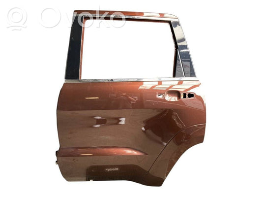 Aizmugurējās durvis