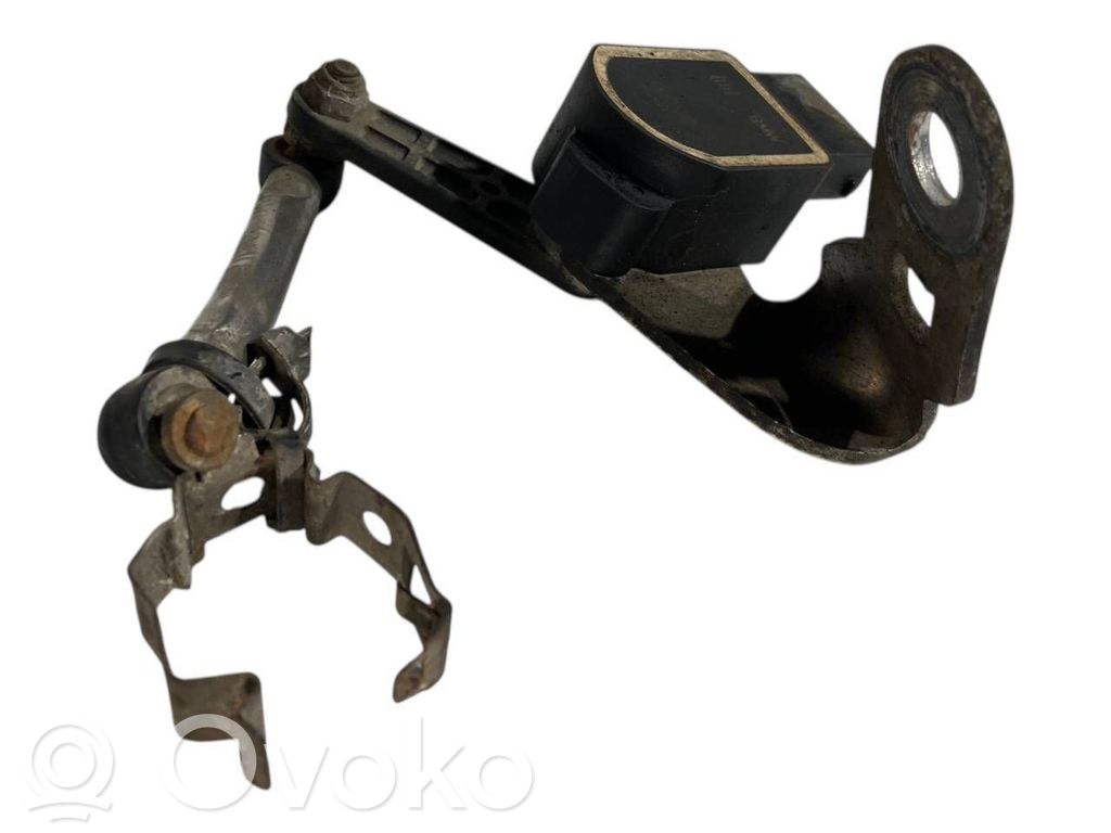 Augstuma sensors (priekšējo lukturu)