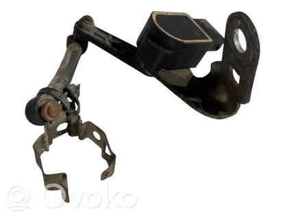 Augstuma sensors (priekšējo lukturu)