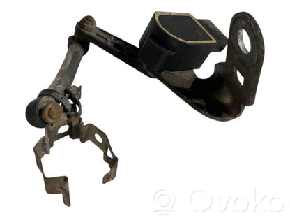 Augstuma sensors (priekšējo lukturu)