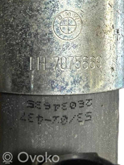 Priekšpusē elektriskā loga pacelšanas mehānisma komplekts