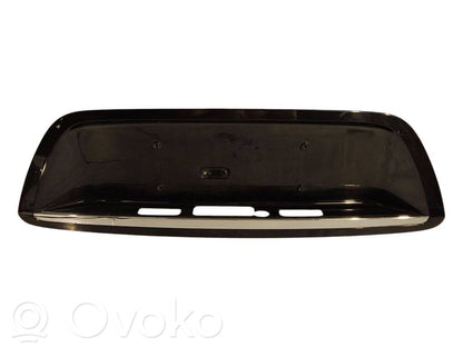 Bagāžnieka numura zīmes apgaismojuma līste